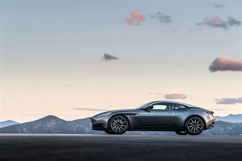Aston Martin DB11