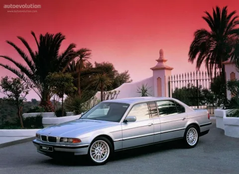 BMW L7 (E38)