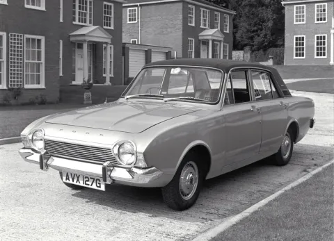 Ford Corsair 2000E
