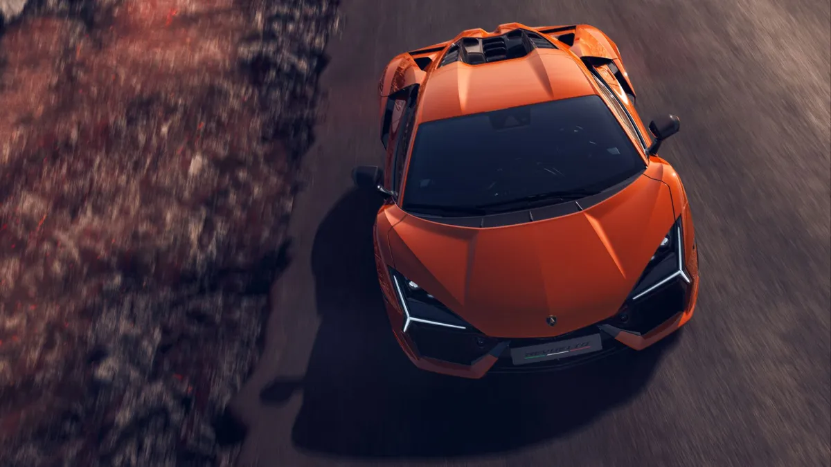 Lamborghini Revuelto