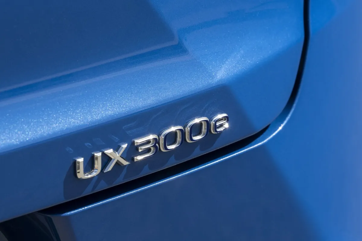 Lexus UX 300e