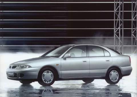 Mitsubishi Carisma Sedan