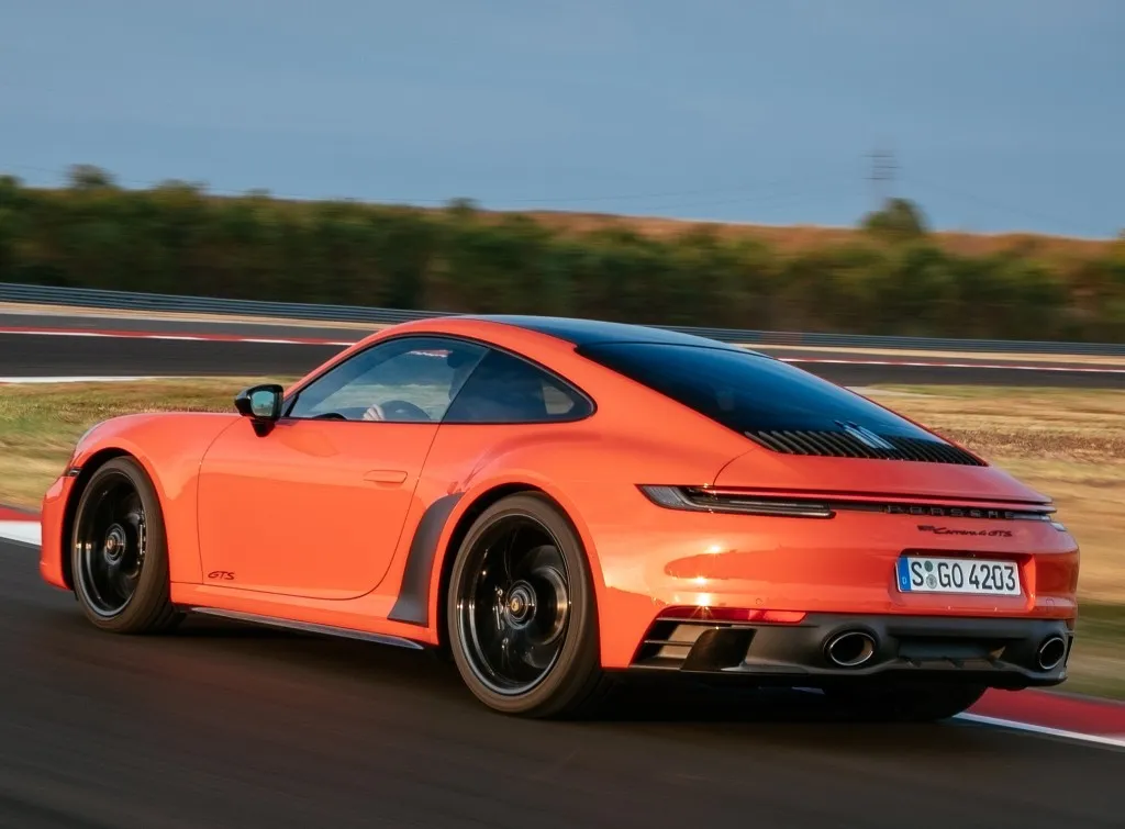 Porsche 911 Carrera 4 GTS
