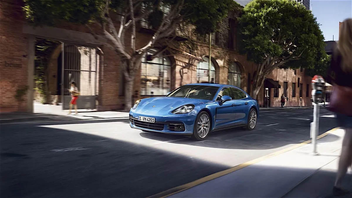 Porsche Panamera 4S (971)