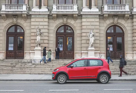 Volkswagen Cross up!